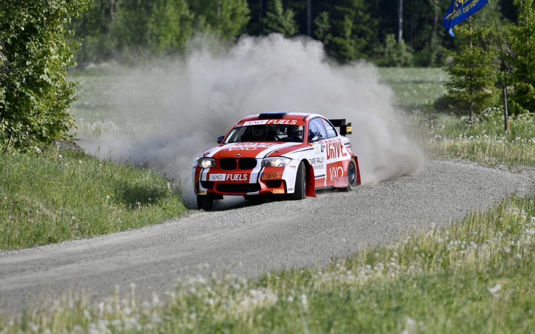 Linköping nästa anhalt när medaljkamperna i Rally-SM skruvas upp